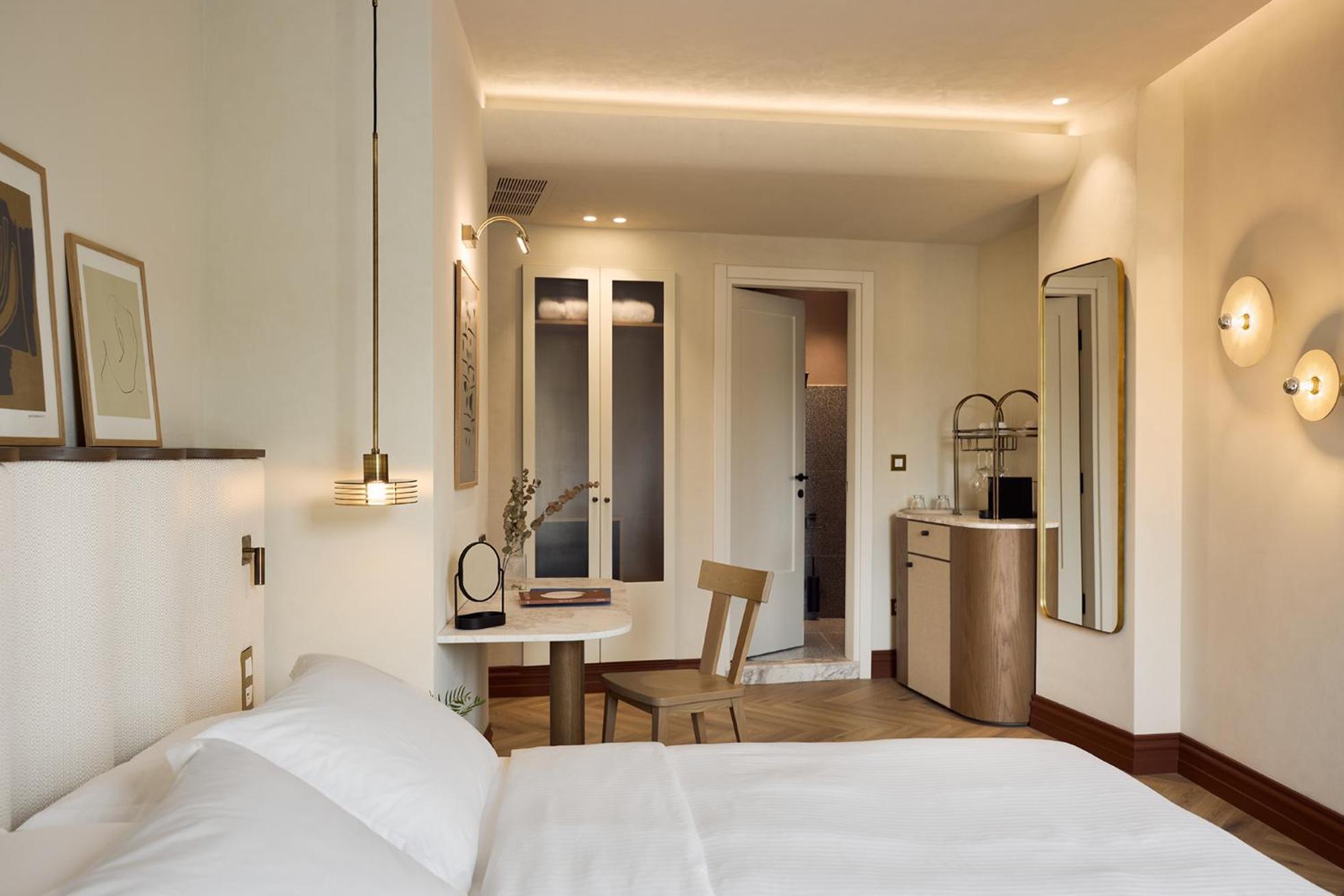 Hotel A For