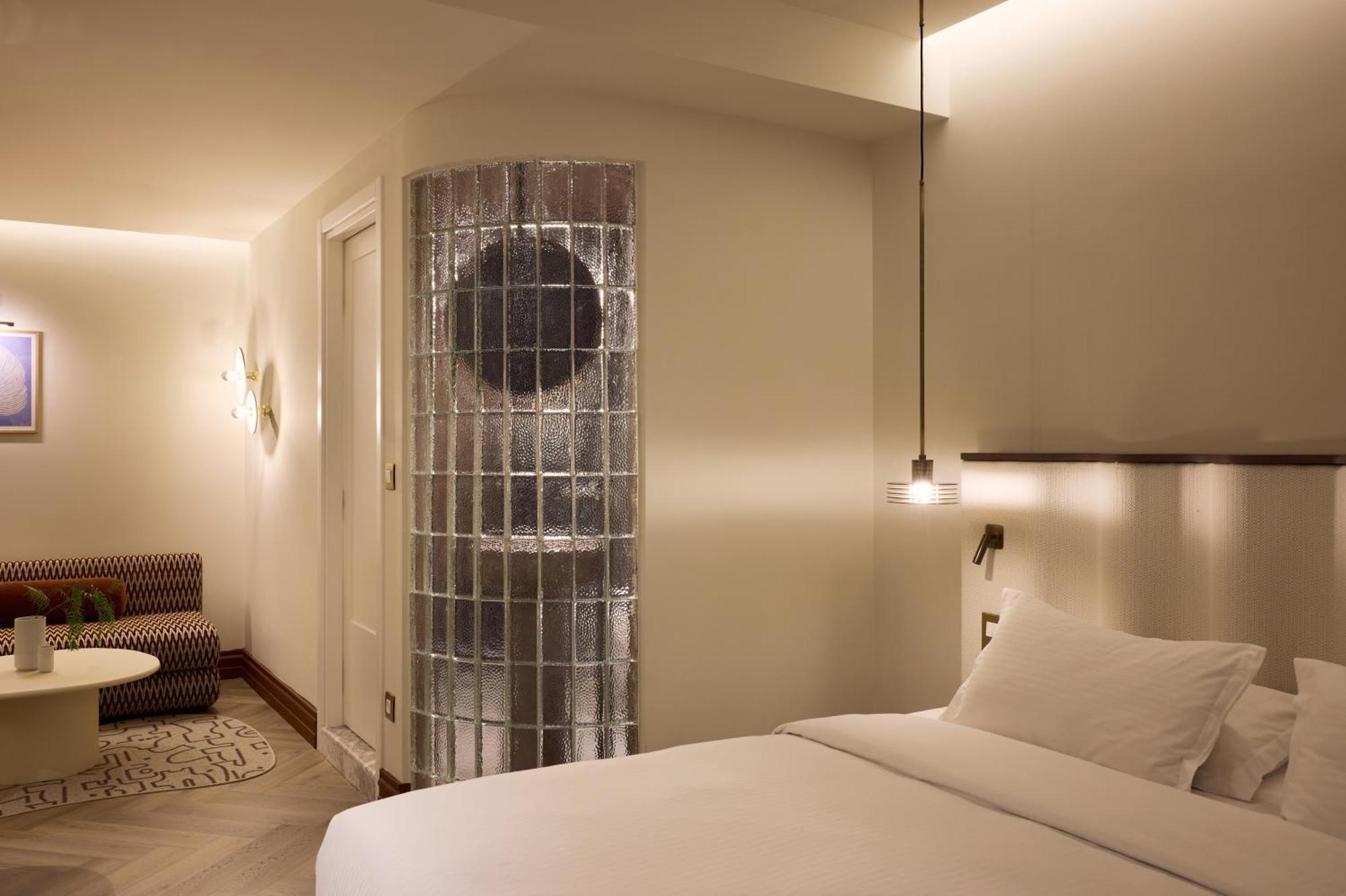 Hotel A For